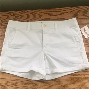 American Eagle white shorts